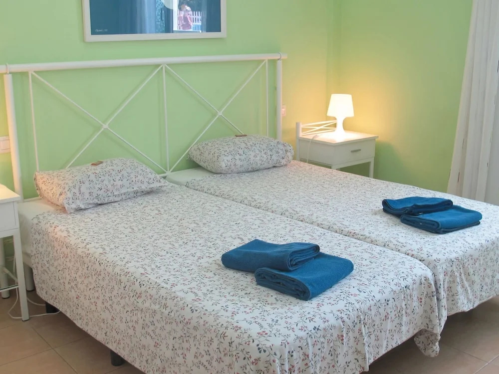 Golden Beach nr 2, Ground Floor Apartment With a Lovely Pool