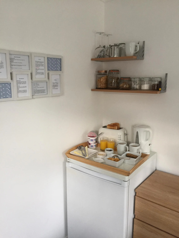 Basingstoke En Suite Room in Garden Annex