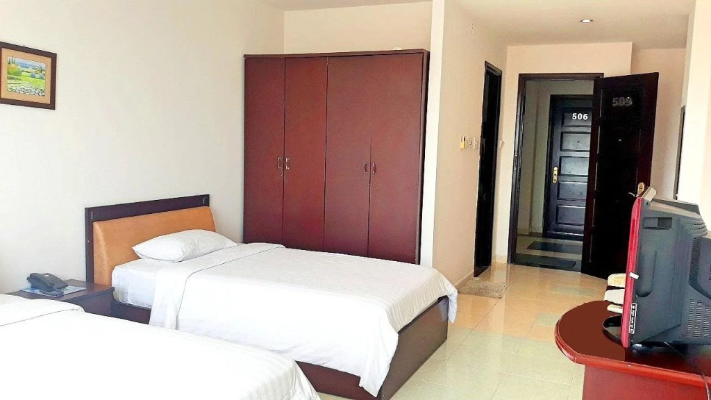 Long Beach Hotel