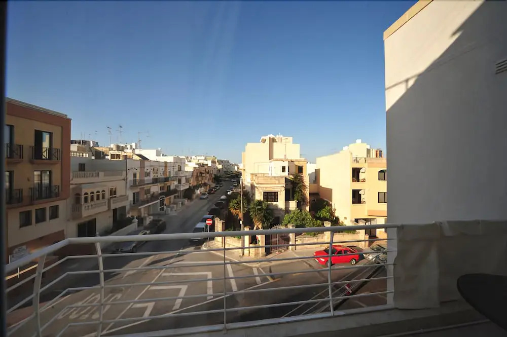 Eri Apartments E039