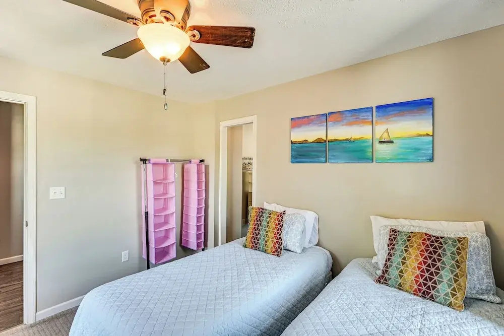 Walk to Academy: Lake Max Family Penthouse