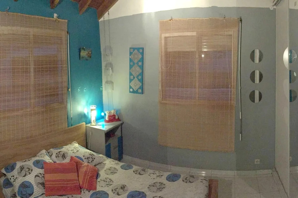 House with 2 Bedrooms in Sainte-Rose, with Enclosed Garden And Wifi - 300 M From the Beach