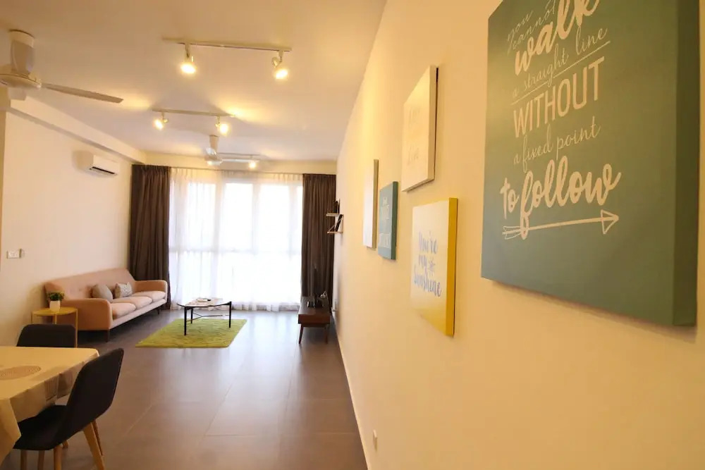 Sentrio Suites @ City Center by HnHCozy