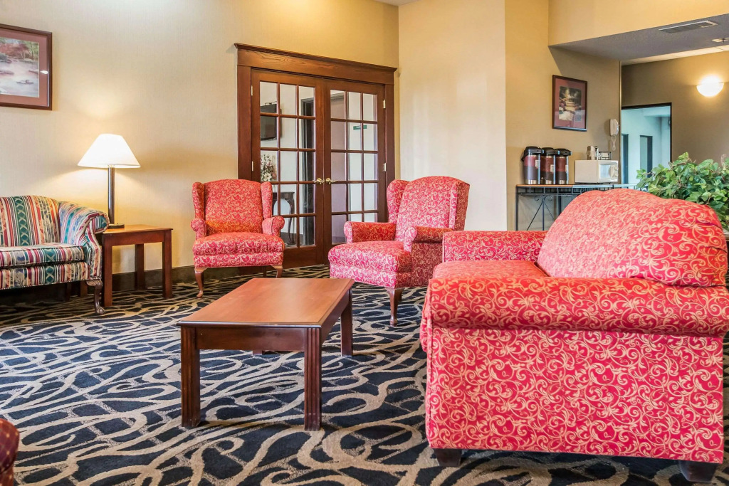 Quality Inn & Suites Mendota near I-39