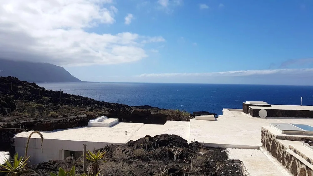 Apartment With 3 Bedrooms in Frontera - Valle del Golfo, With Wonderful sea View, Enclosed Garden and Wifi