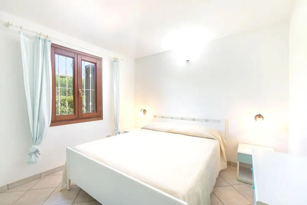 House with 4 Bedrooms in San Teodoro, with Wonderful Sea View And Furnished Garden - 250 M From the Beach