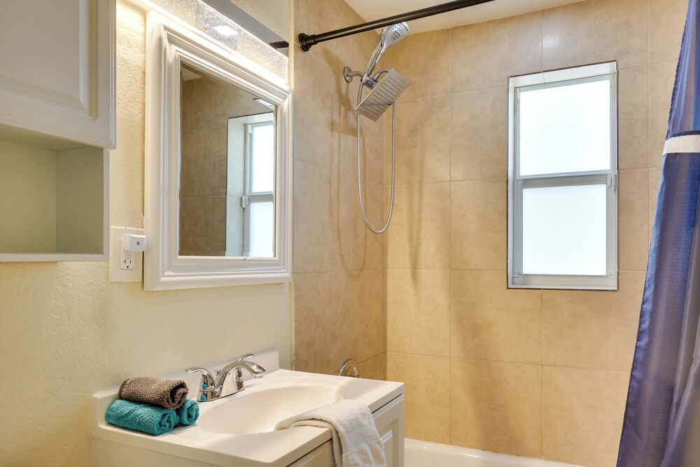 5 Mi to Beaches! Family Home in Fort Lauderdale