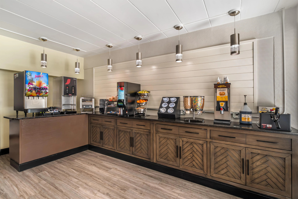 SureStay Hotel by Best Western Virginia Beach Royal Clipper