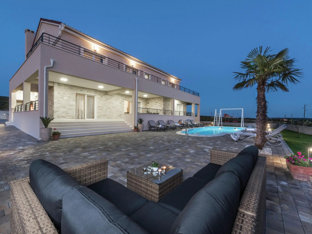 Villa with Private Heated Pool
