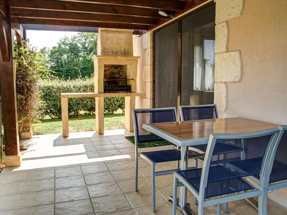 Attached House With Garden for 2 People and a Baby in a Small-scale Park