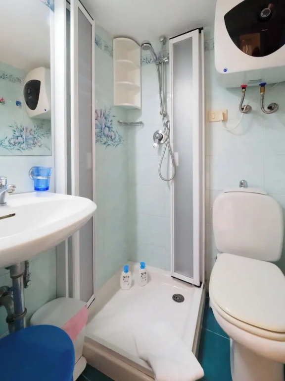 Picagetta Tiny Room with AC