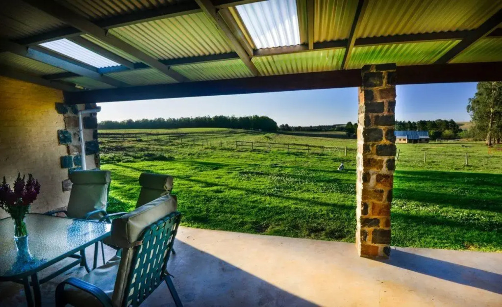 The FarSide Dam Cottage