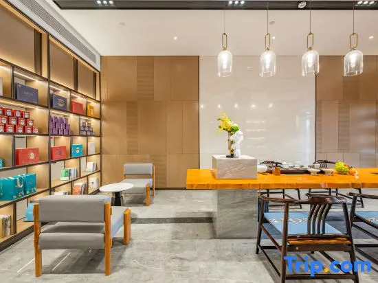 Atour Hotel (Jinmen Water Street, Hefei Sunac Land)