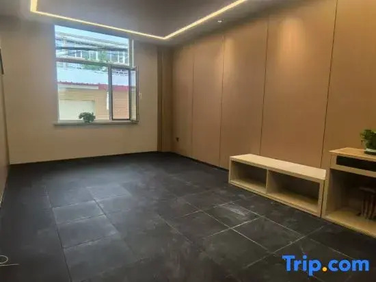 Xilinhot Moonlight Stroll Hotel (Victoria Plaza)