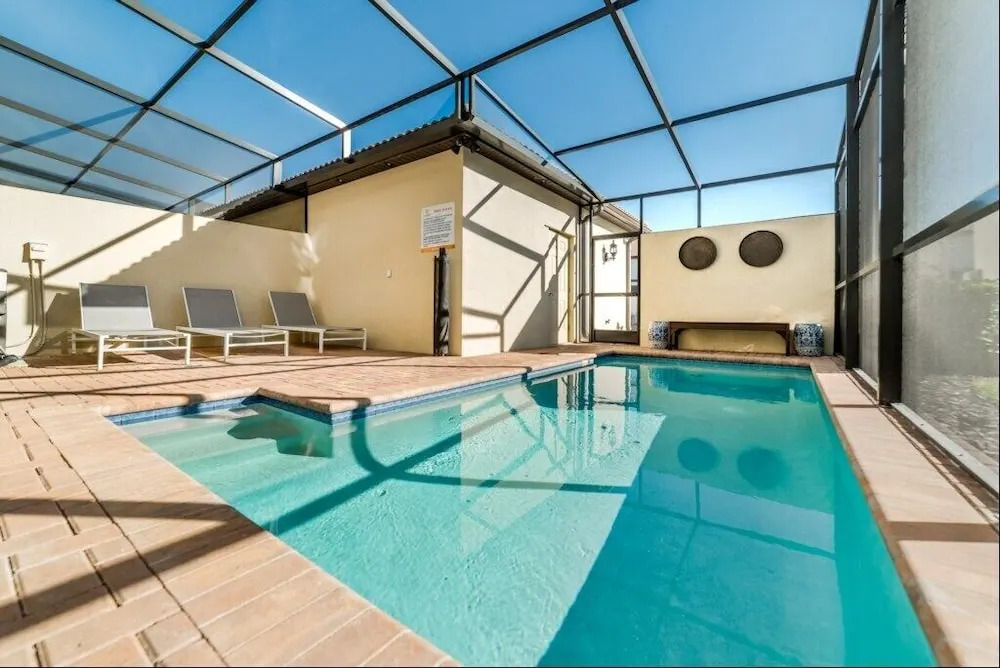 Contemporary 5 Bedroom Townhouse