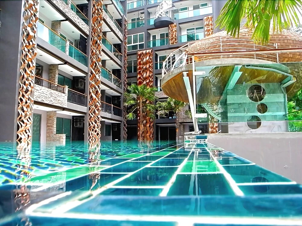 Emerald Terrace - Pool View Studio
