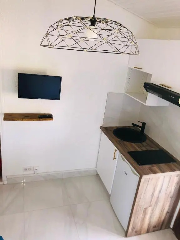 Joli studio maisonnette à 100m de la plage