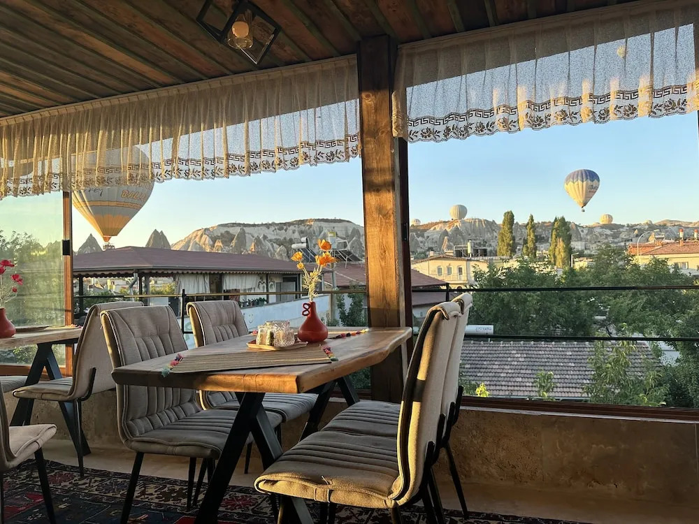Aysel Inn House