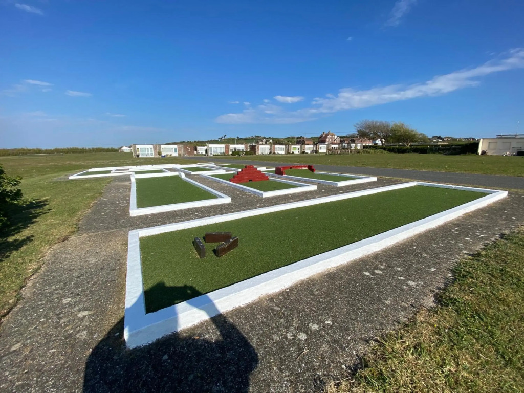 Bay - Brambles Chine, Colwell Bay, Nr Yarmouth - 5 star WiFi - Short walk to The Hut and beach - Ferry offers