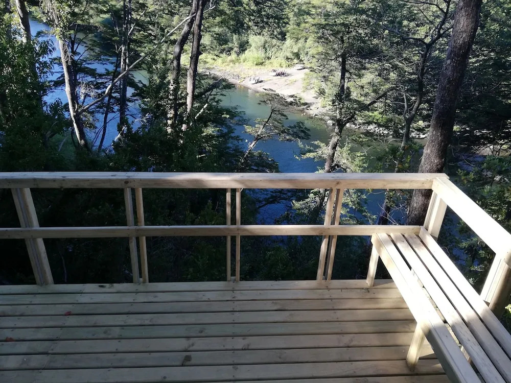 Wonderful rustic cabin, with native trees, with Rio Trancura, equipped
