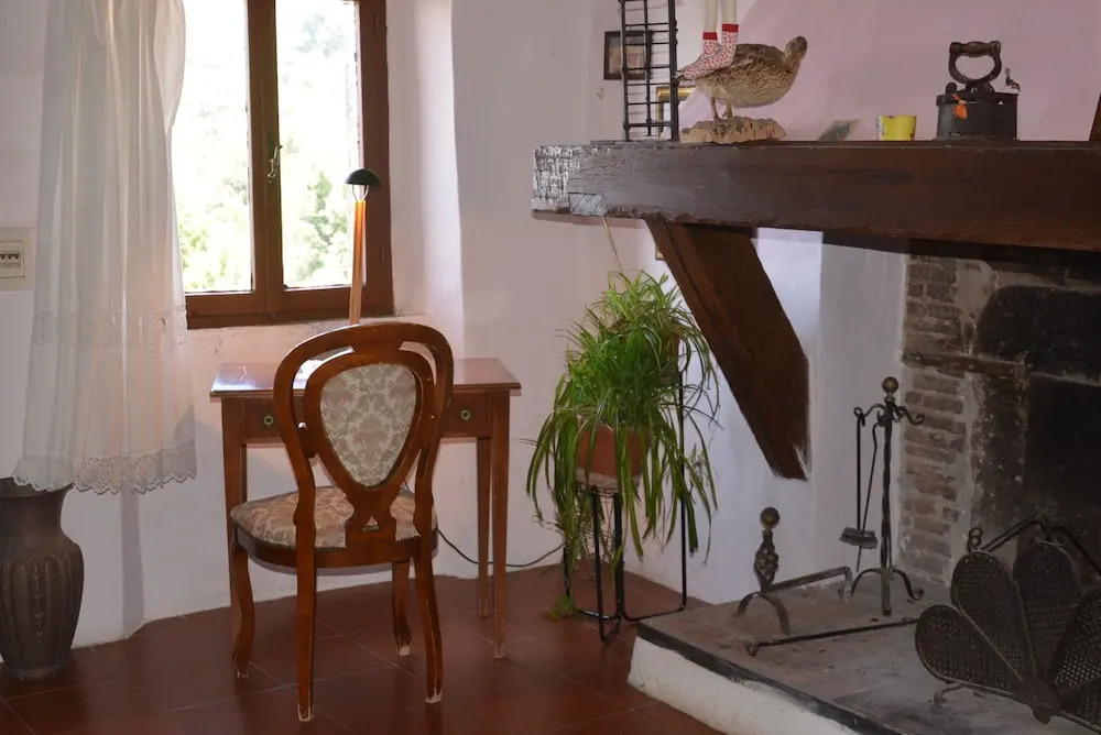 Live the Essence of Tuscany Typical Tuscan Villa for 1218 People