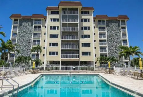 Sand Caper #407 Apartment