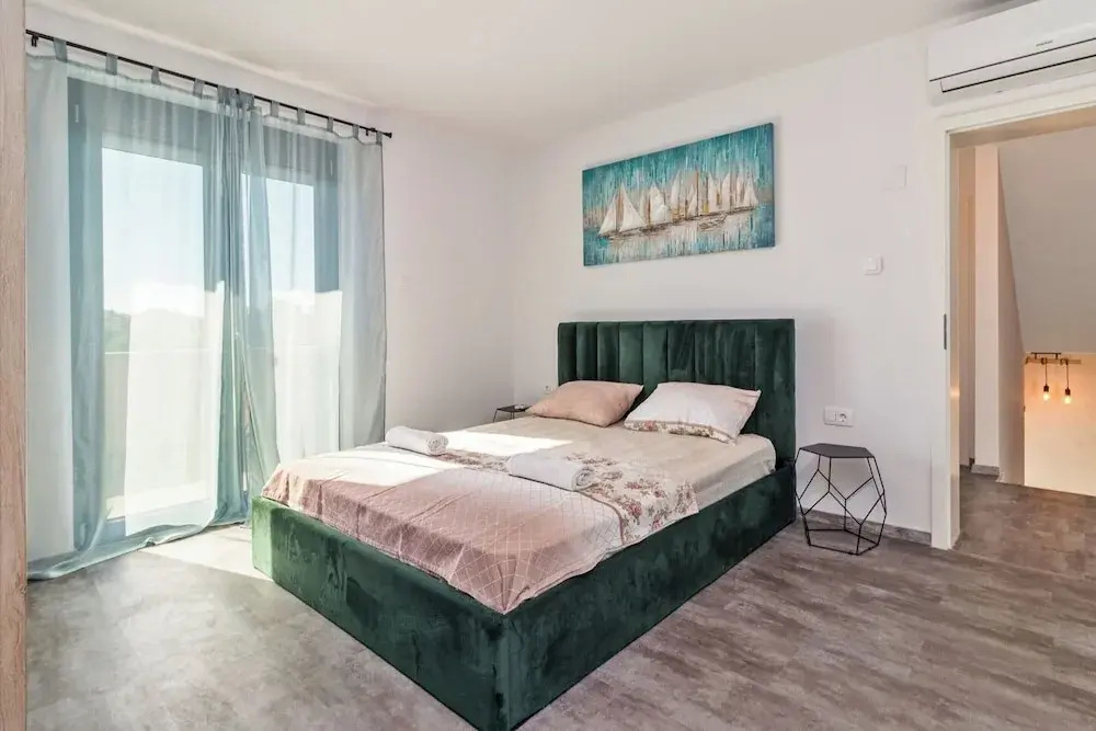 Spacious Villa in Pula With Heated Pool