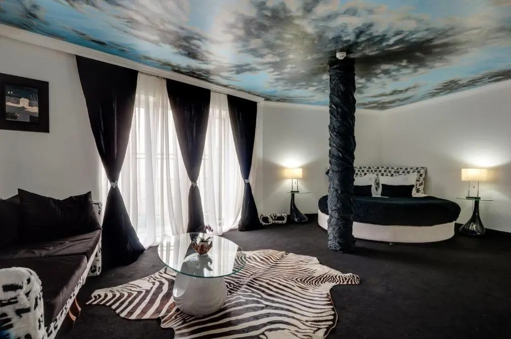 Hotel Bats