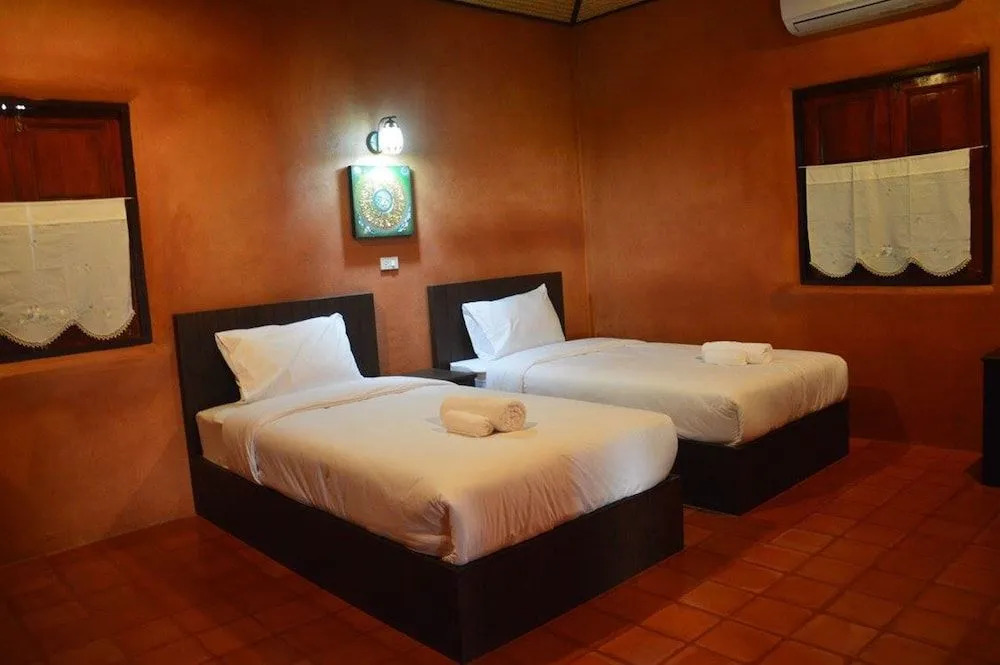 Baan Din Dee resort