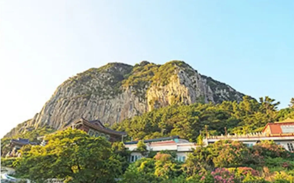 Jeju Sanbangsan Tansan Hot Springs Pension