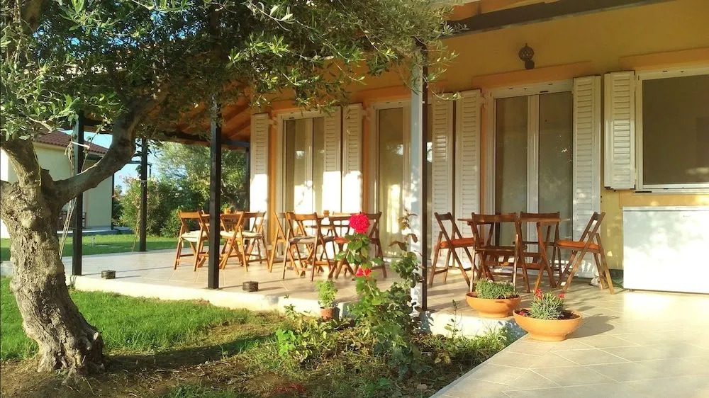AnthosGuestHouses