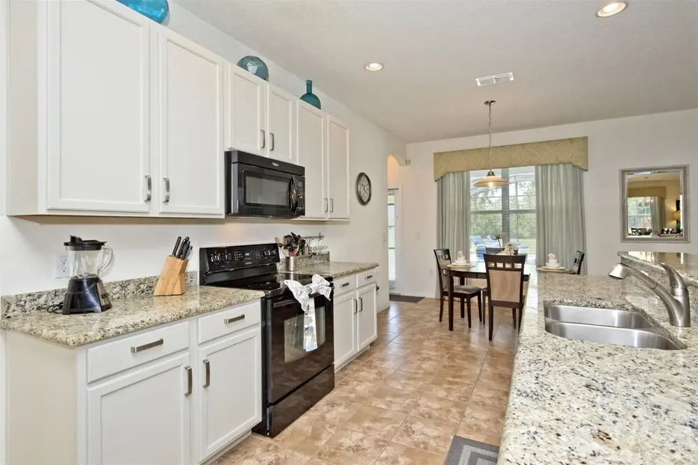Spacious 5 bed Property With Private South Facing Pool, Situated in the Quiet, Gated Community of Watersong and Surrounded by Beautiful Conservation Land - 291