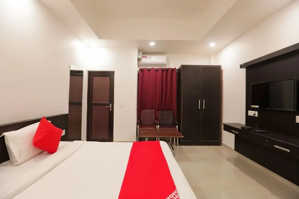 OYO 43440 Hotel Belmorrise