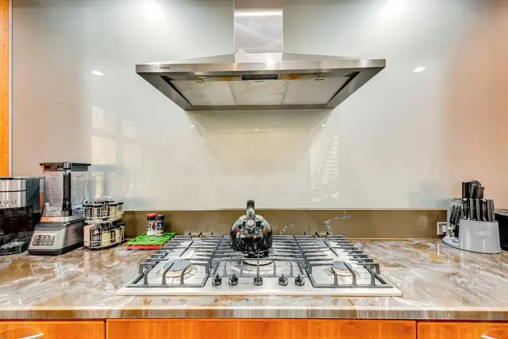 7 Mi to Dtwn Atl: Sleek & Modern Home!