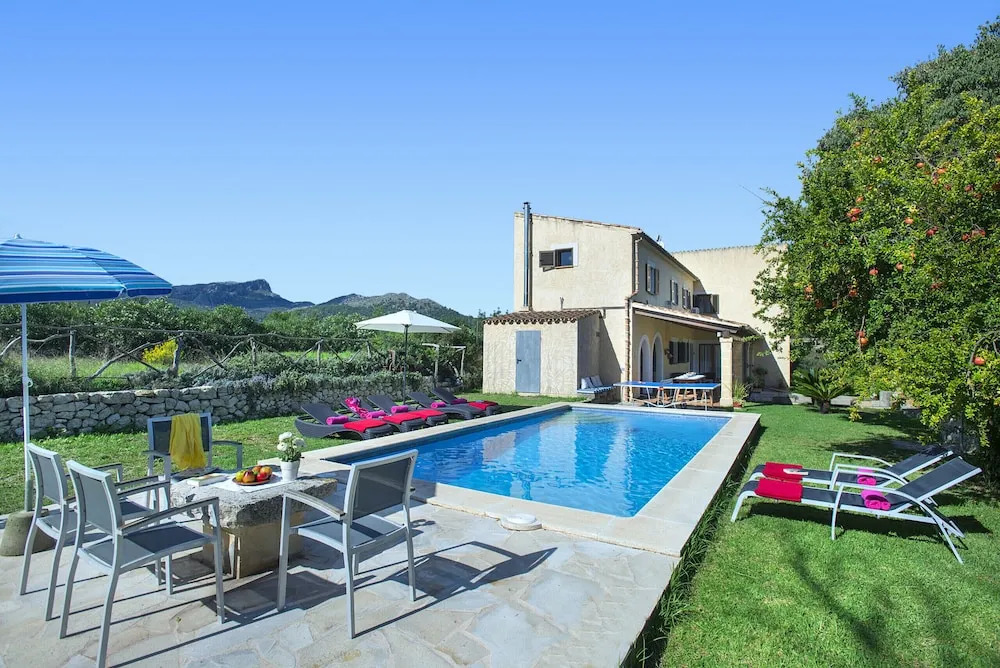 Villa Aina