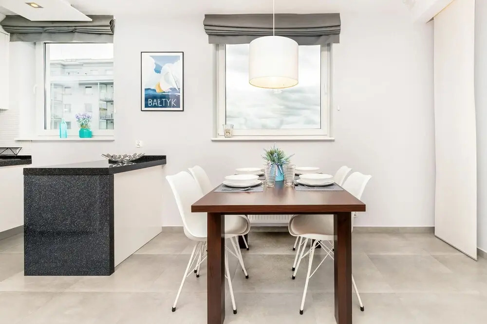 City and Sea View Apartment by Renters