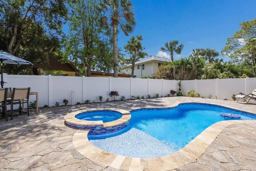Dolphin Resort 3 Bedroom Home by RedAwning