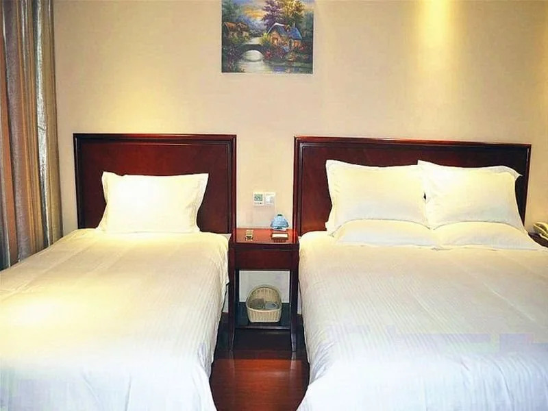 GreenTree Inn BeiJing Fengtai District WanFeng Road QiLiZhuang Metro Station Express Hotel