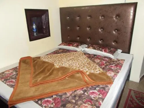 Ratnam Guest house