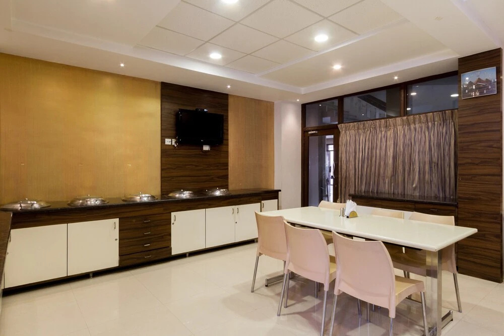 FabHotel Thaai Railway Station