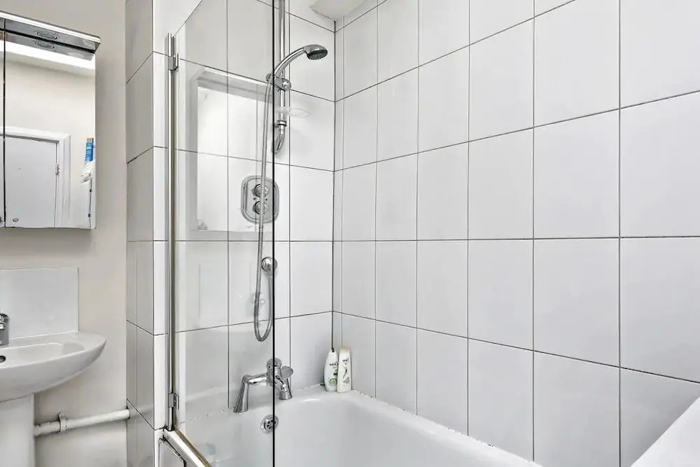 BUTE 17 2 Bed Maisonette