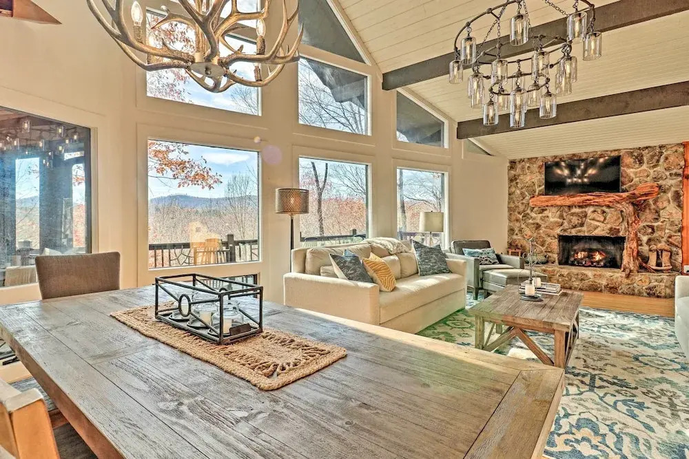 5 Mi to Ski Sapphire Valley: Cozy Retreat w/ Decks
