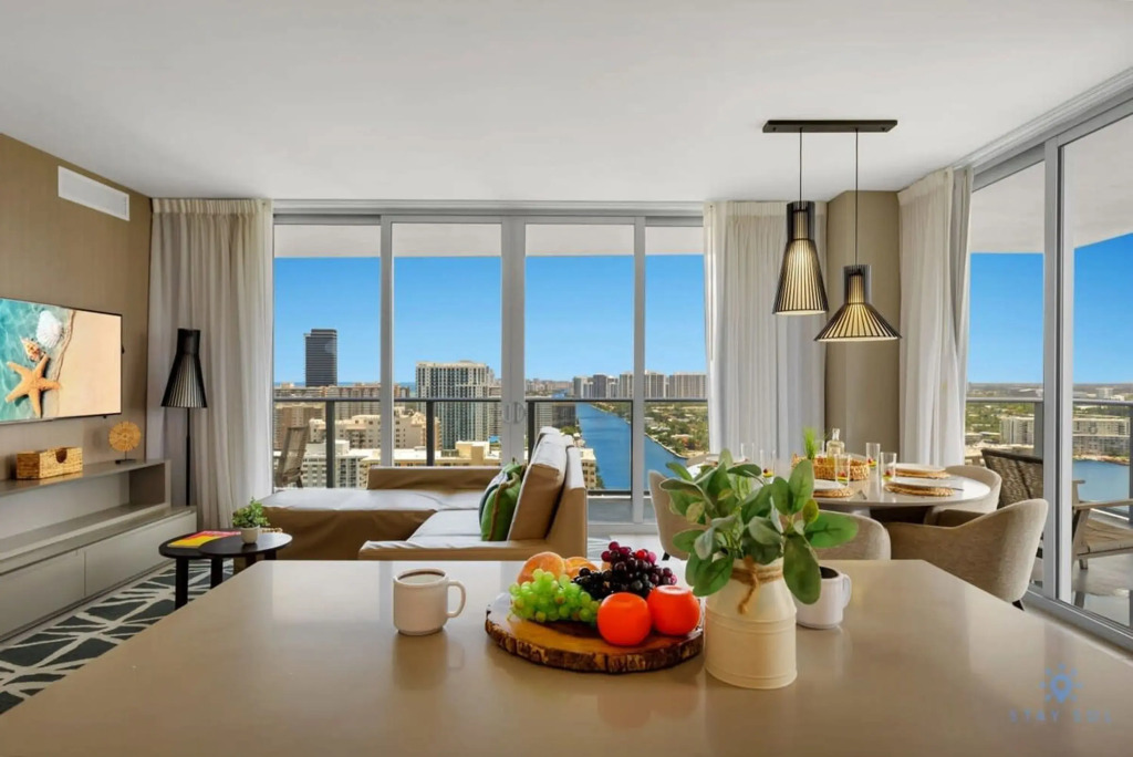 Luxury 3 Br- Front Intercostal View Amazing Pools