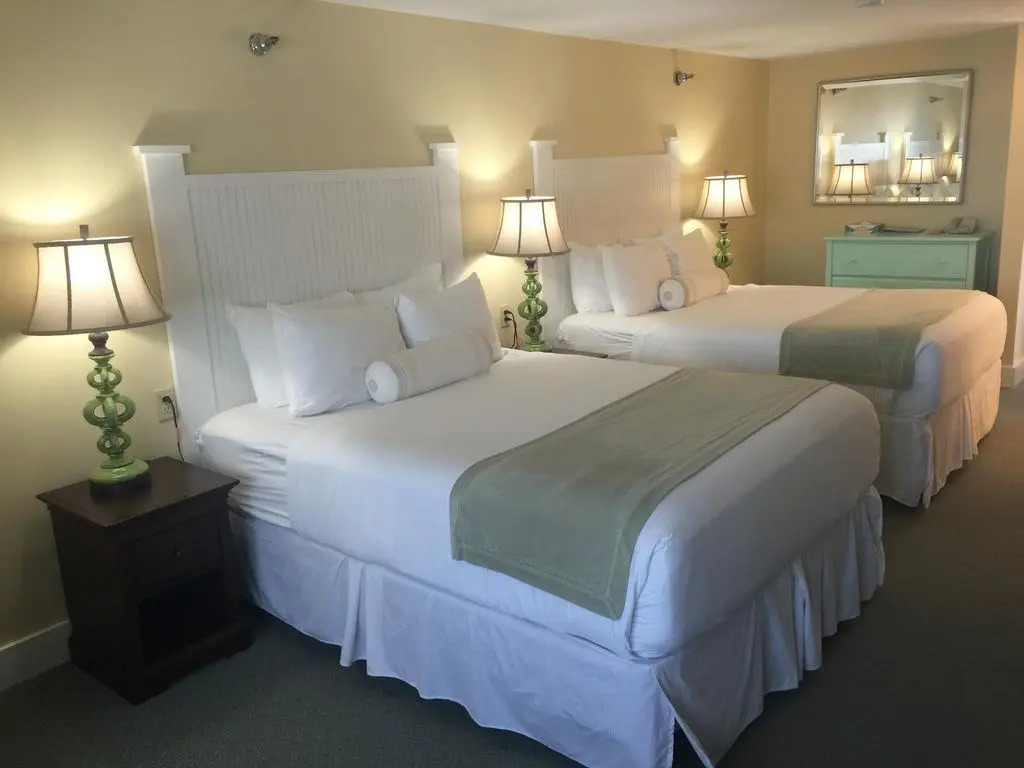 Colonial Inn