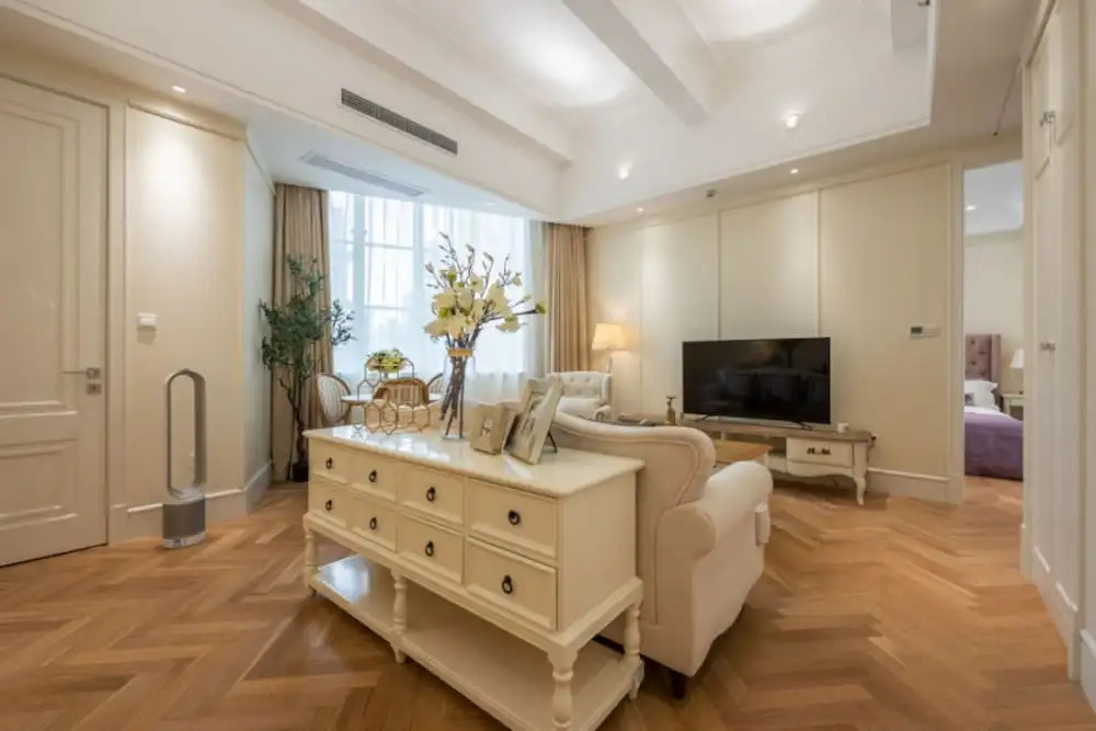 Hidden Residence- No.3 on the Bund