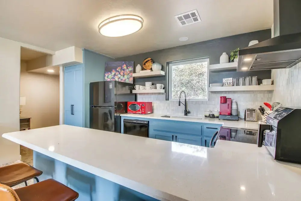 Modern Mtn-view Designer Home in Medicine Park
