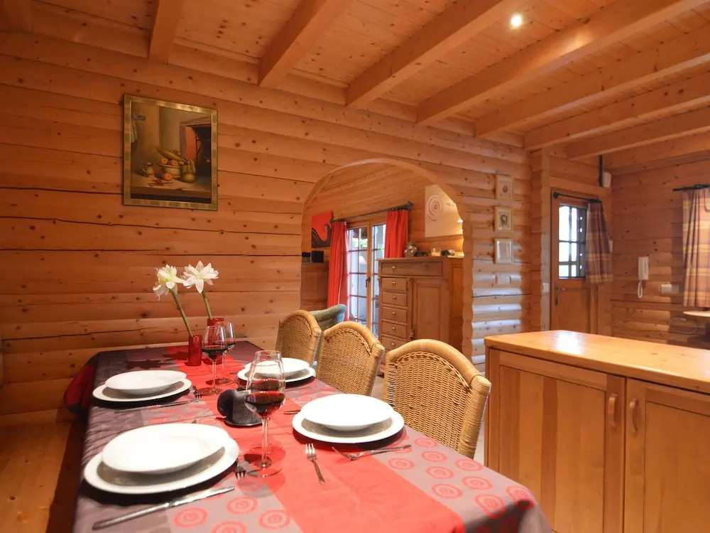 Stavelot Chalet With Garden