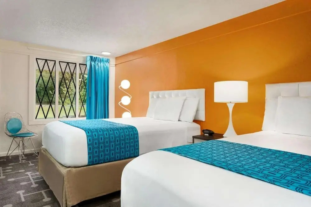 Dover Inn & Suites
