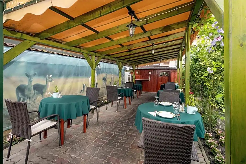 Illés Hotel