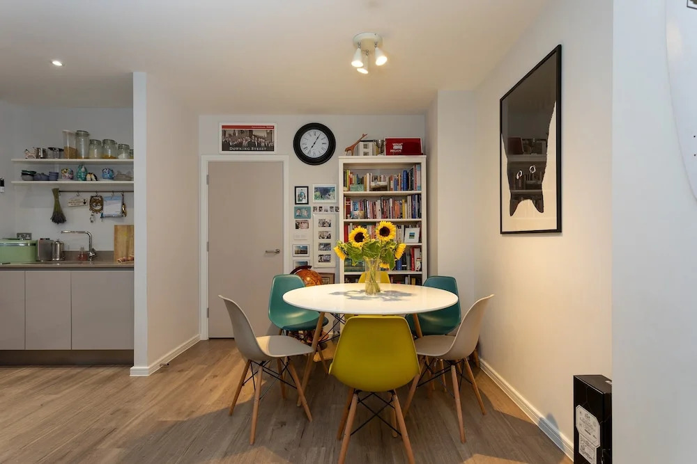 2 Bedroom East London Flat